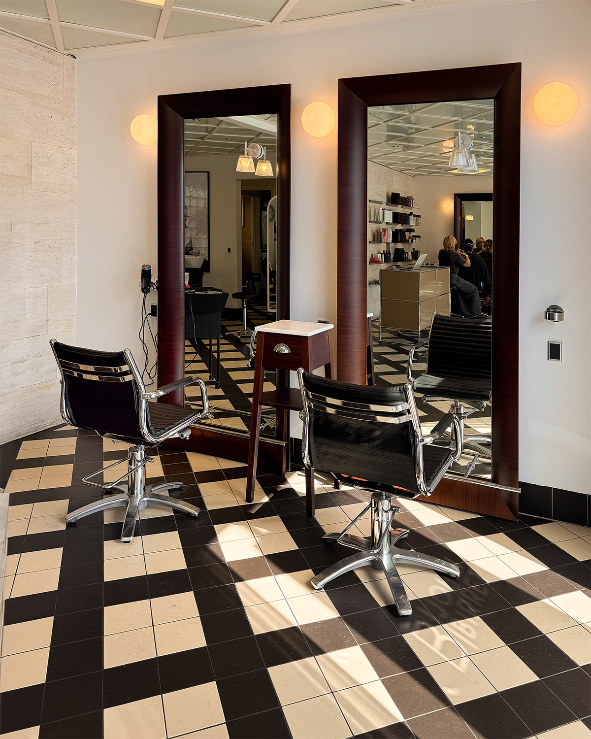 Fiore frisørstol tidligere kendt som olymp 2000 stol i miljø i dansk salon